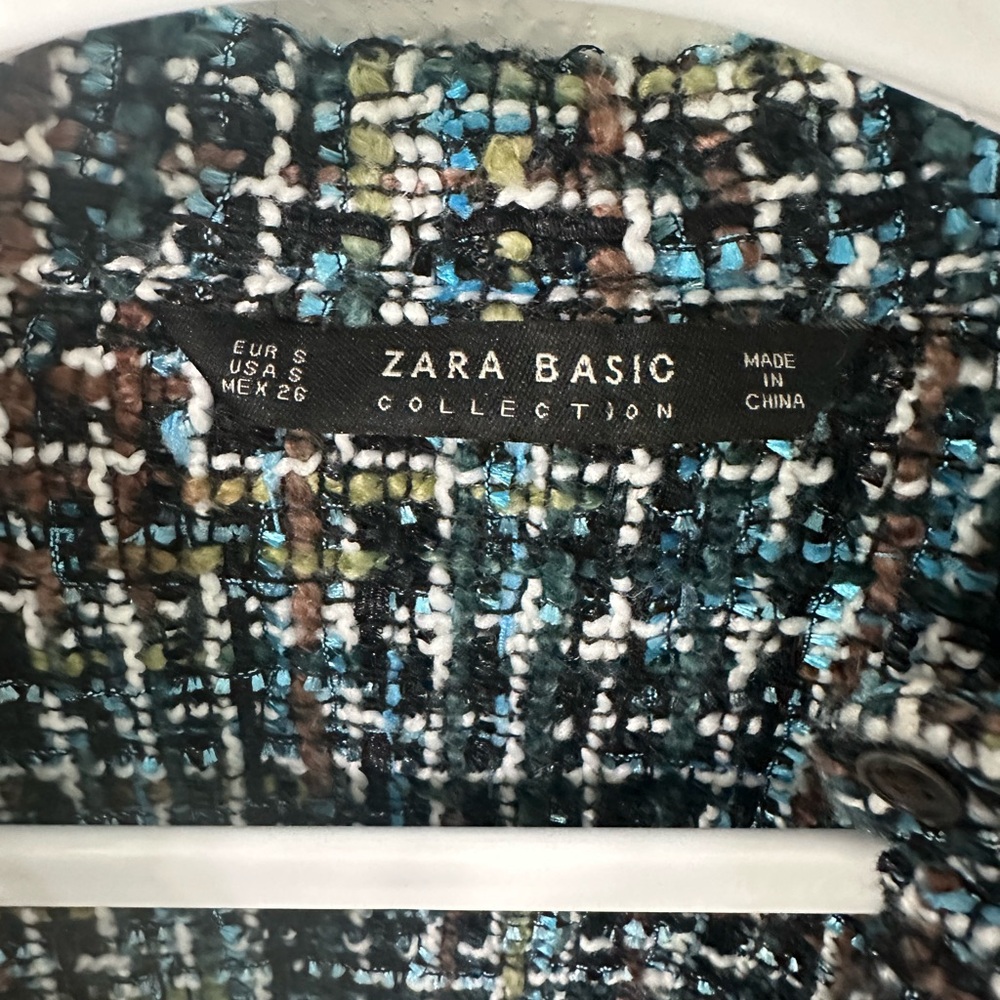Zara Mixed Material Tweed and Stripes Button Up Shirt.
Size S - Picture 6 of 7